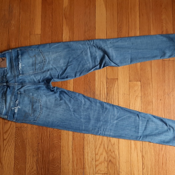 American Eagle tomgirl distressed jeans - Picture 2 of 3